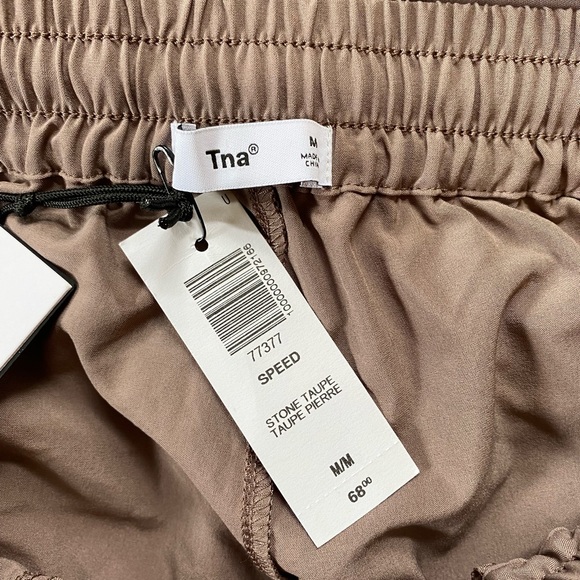 Aritzia speed pant / jogger in taupe - Picture 5 of 5